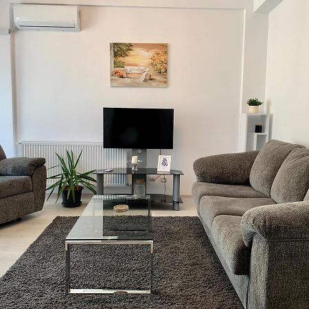 Luxor Apartment Otopeni 3 מראה חיצוני תמונה